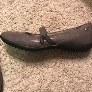 Life Stride Shoes - Life Stride shoes size 9 Life Stride Shoes - Life Stride shoes size 9